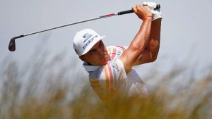 RICKIE FOWLER LEADS THE U.S. OPEN AT 7-UNDER AFTER ONE ROUND